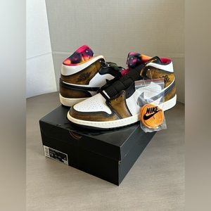 Air Jordan mid SE size 13